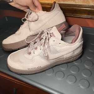 Nike Wild Suede Cream and Brown Sneakers Classic Low-Top Design